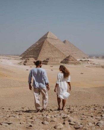  Half day tour to The Great Pyramids 